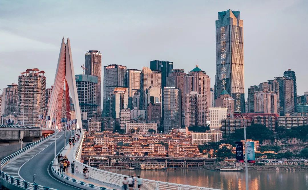 重庆盛会,嘉宾璀璨,观众热情如火